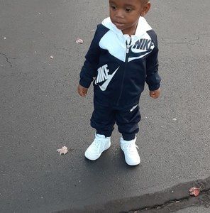 Meet your Posher, Derrick